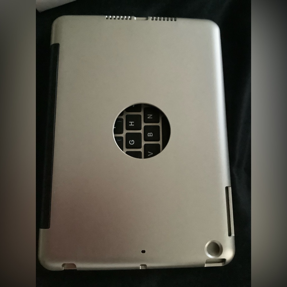 Tablet Bluetooth Keyboard - Picture 7 of 8